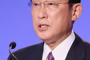 Fumio_Kishida_talked_at_the_COP26_(3)_(cropped)