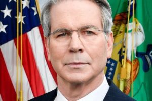 Scott_Bessent,_official_portrait_(2025)