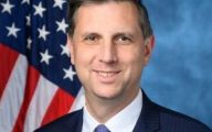 Seth_Magaziner_(cropped_1)