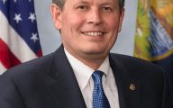 Steve_Daines_official_Senate_portrait