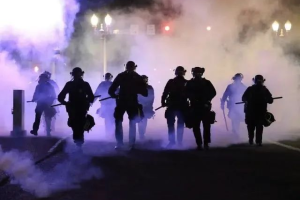 警察