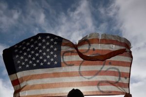 美国民主V-Dem_Democracy_Report_2026_front_page.max-700x700