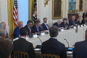 特朗普会见石油公司