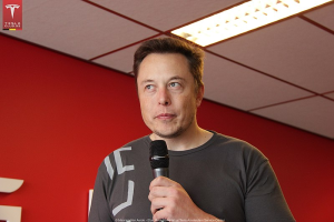 s4UjrUv85kXXBsKW