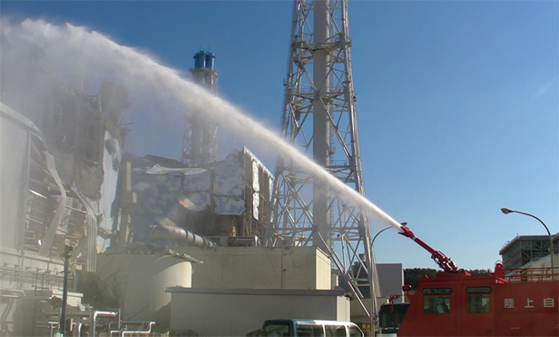 File:Injecting water into Unit 3 of the Fukushima Daiichi Nuclear Power Station, Japan.jpg