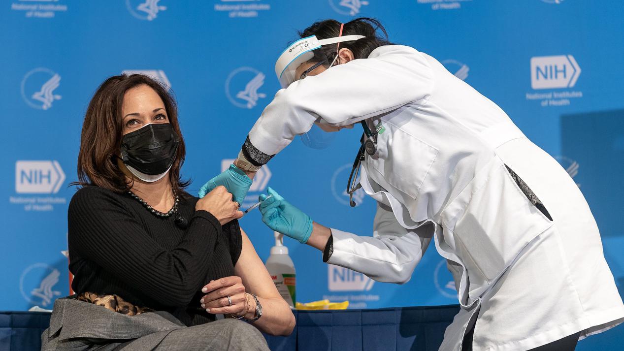 1920px-Kamala_Harris_getting_her_second_COVID-19_vaccination